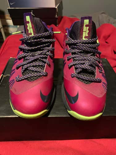 Nike LeBron 10 Low Plum Size 9