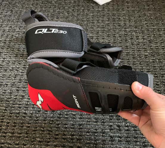 CCM QLT230 LE Senior Elbow Pads (M)- Used Only One Season- Great Condition