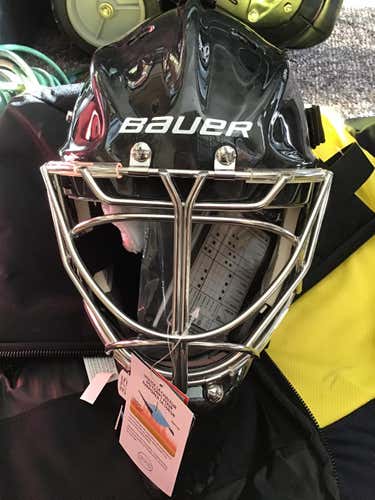 Bauer Profile 960 XPM Goalie Mask New With Tags and mask Bag