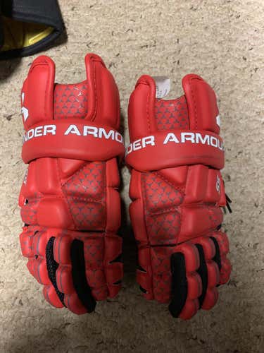 New Under Armour Gloves SS