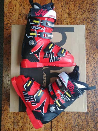 Atomic 2014/15 Redster WC 70 FIS Junior Race Boots : Size 22.5 : 267mm Boot Sole Length : Adult Lug