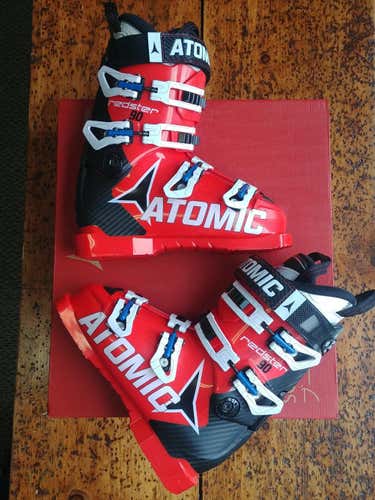 Atomic 2015/16 Redster WC 90 FIS Junior Race Boot : Size 24/24.5 : 285mm Boot Sole Length: Adult Lug