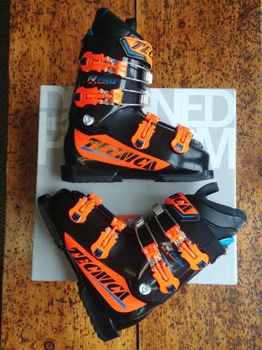 Tecnica 2015/16 R PRO 70 Junior Ski Boots : Size 23.5 : 278mm Boot Sole Length : Adult Lug