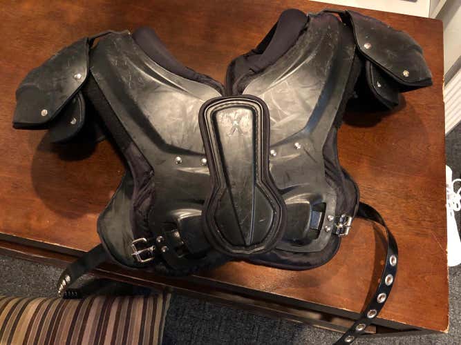 Men's Xenith Velocity Shoulder Pads Large