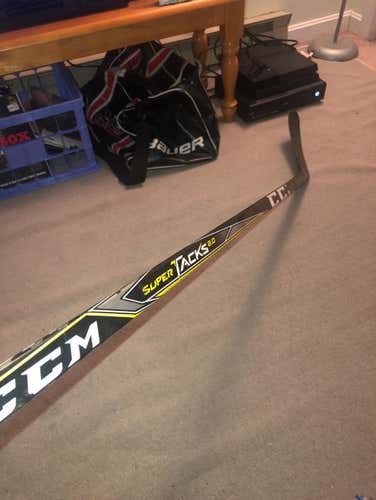 CCM Super Tacks 2.0 Senior Non Pro Stock Left Handed 75 Flex Parise Curve