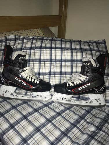 CCM Jetspeed FT1 NCAA Pro Stock 8/10 Condition
