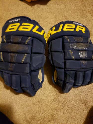 Michigan 1n gloves