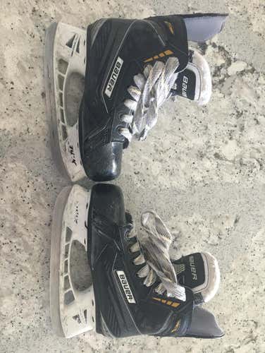 Bauer Youth 12.5 Supreme S190 Ice Skates