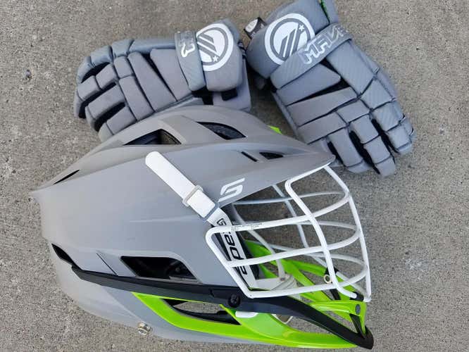 Cascade S Helmet gray and green