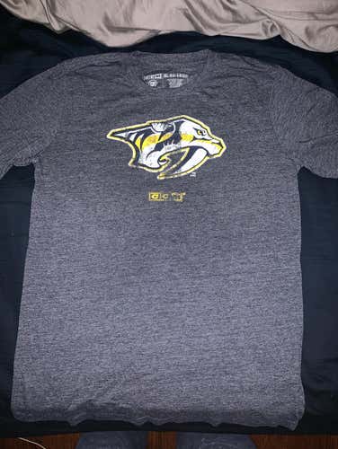 Nashville Predators T-Shirt (Youth XL)