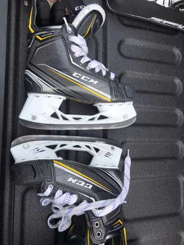 CCM Tacks 9090
