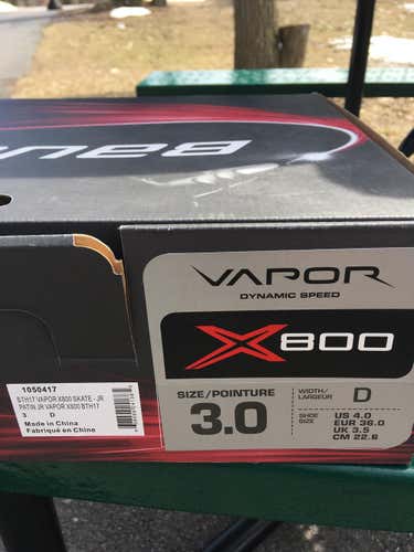New Bauer Vapor X800 Jr 3D Skates