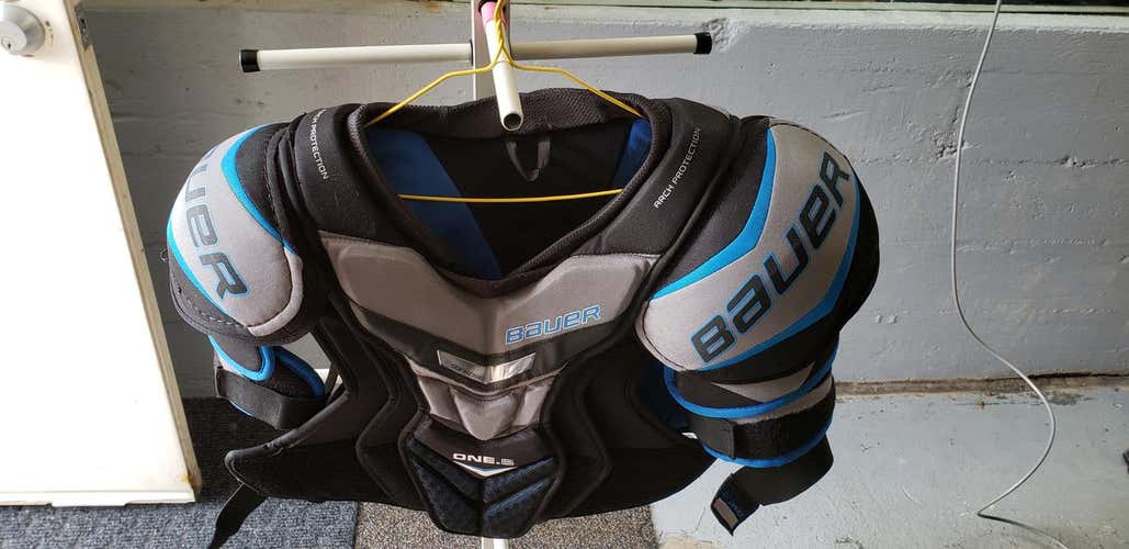 Bauer Supreme one.8 Shoulder Pads Senior
