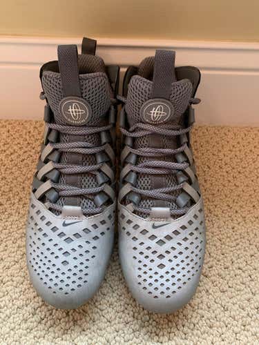 Nike Huarache Cleats - Men's 8.5 - Mint Condition / Used Once