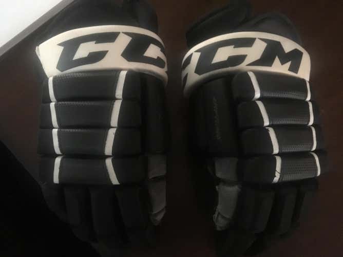 CCM Gloves