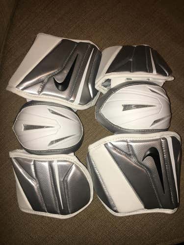 Nike Vapor Elite Arm Pads Elbow Guards Senior/Adult Large Silver/White