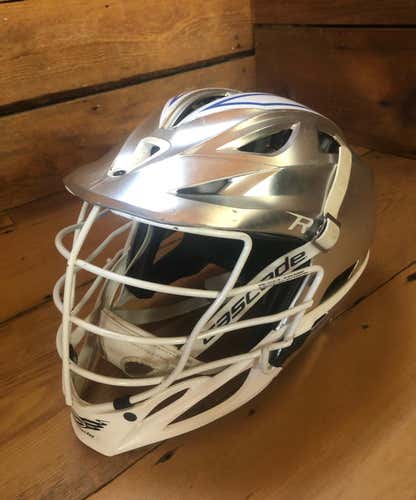 Platinum Cascade R/ White Face Mask