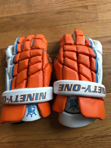91 Brine Gloves. In Good Condition Palms Not Ripped
