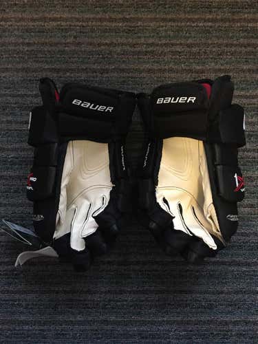New Bauer Vapor 1X Pro Gloves Senior