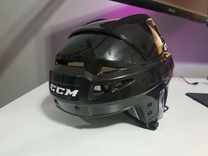 NEW! CCM Vector V08 Helmet Size Large
