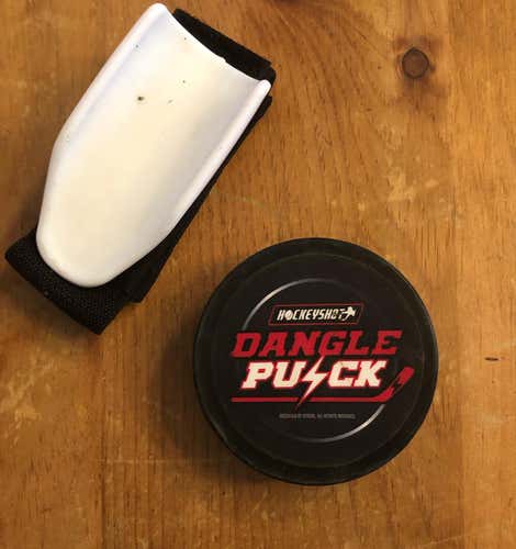 Hockeyshot Dangle Puck And Danglator Stickhandling Aid