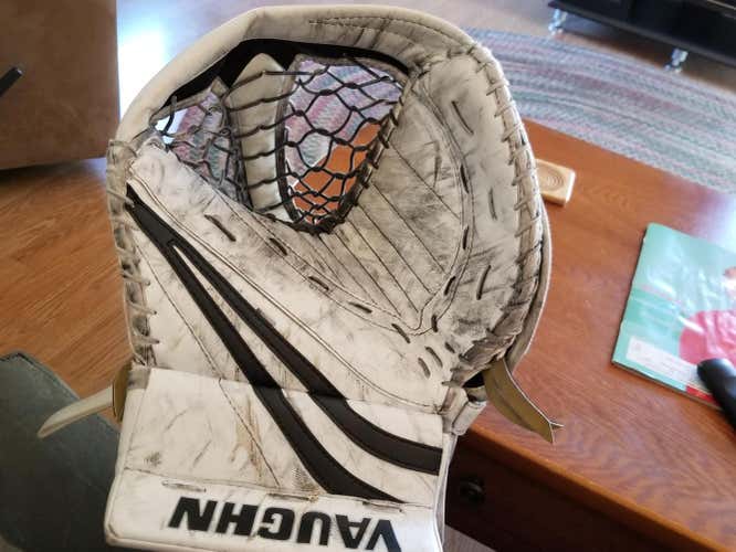 Vaughn SLR Goalie Glove & Blocker Regular Senior