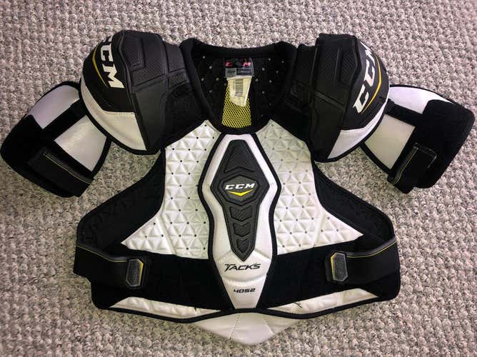 Large CCM Tacks 4052 Shoulder Pads