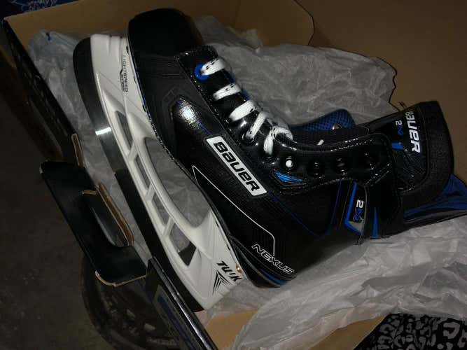 Bauer 2N Slate Size 7