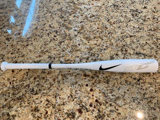 New NIKE MC2 Bat