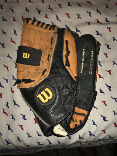 New Wilson A360 Softball Mitt
