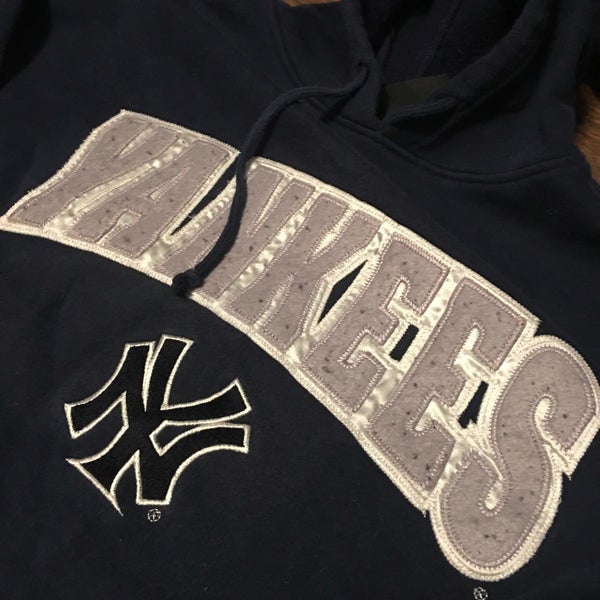 New York Yankees Adidas pullover sweatshirt