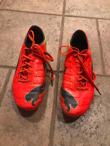 Puma Soccer Cleats - Size 8