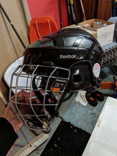 New Reebok 3K Helmet Youth xs