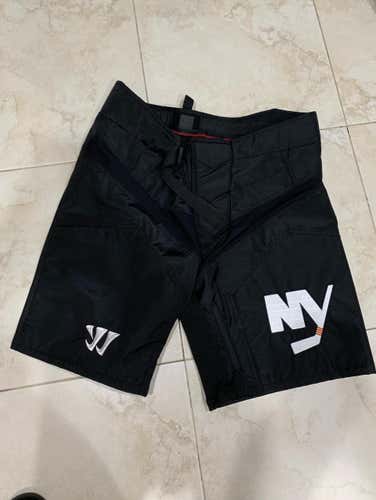 New York Islanders 3rd Jersey Pants Shell Size Large hard to find size!