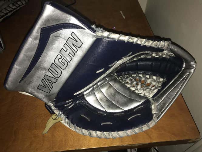 Vaughn Goalie Glove & Blocker Regular