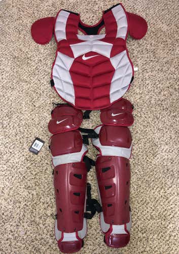 Brand New Nike Vapor Pro Catcher Set