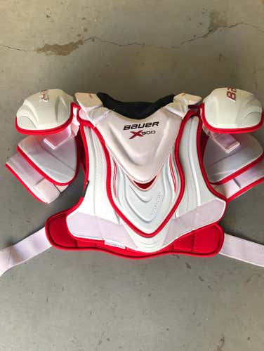 Bauer x900 Shoulder Pads - Senior medium
