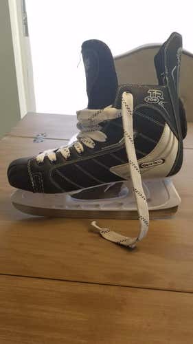 LIKE NEW - Tour 700 Skates Senior Size 9