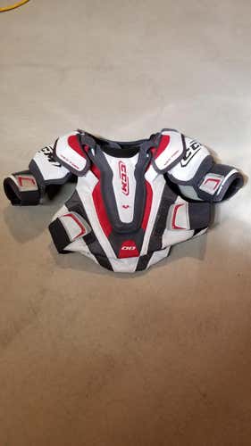 CCM Vector U+08 Shoulder Pads Junior