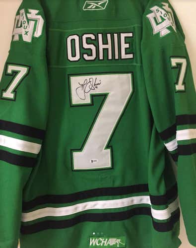 North Dakota TJ Oshie Signed Autographed Jersey Beckett Witnessed Authentication