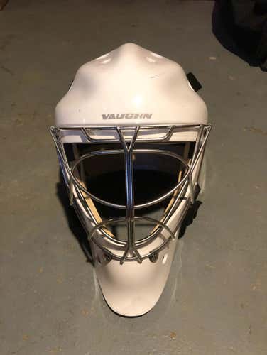 Vaughn Senior Goalie Mask Cat Eye