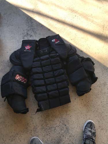 Simmons 9500 Chest Protector
