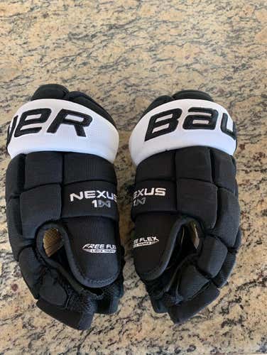 Bauer 1N White/Black 13’ Gloves Used