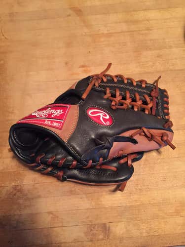 New Rawlings Glove Adult