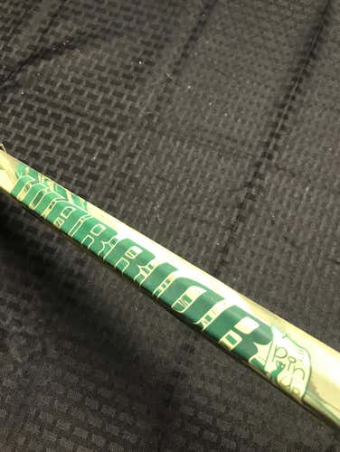 Rare Warrior Pin Up Lacrosse Stick Middle Mid Middie Shaft Lax New