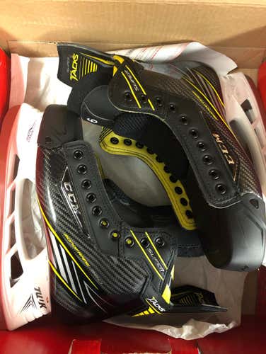 New CCM Super Tacks Skates - Size 9D