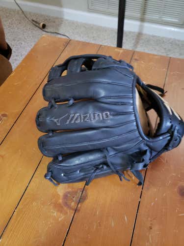 Mizuno Global Elite Glove