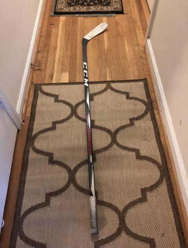 CCM Jetspeed Pro Senior Grip 85 Flex P28 McDavid Right Handed Hockey Stick
