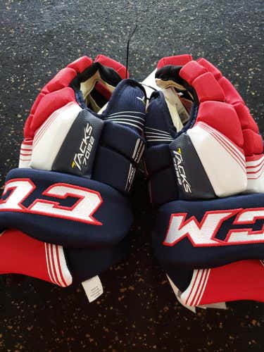 New CCM 7092 Gloves Junior (Navy,Red,White) 12"
