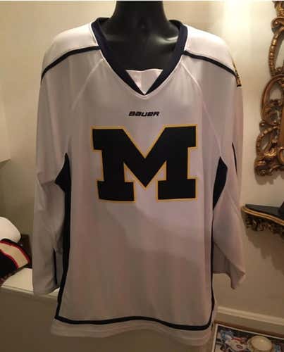 University of Michigan  hockey practice jersey sz XL
